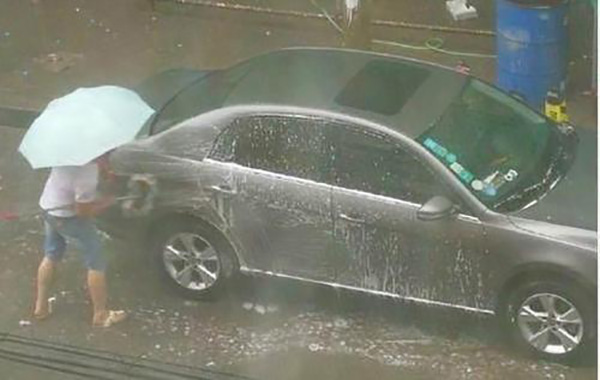 雨天注意这些问题,避免爱车生锈! 雨天注意这些问题,避免爱车生锈!